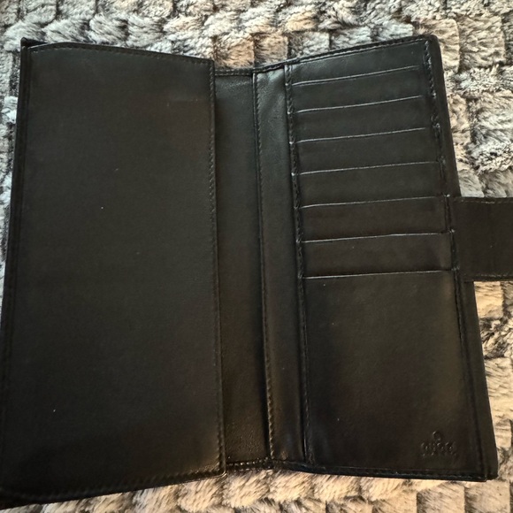Authentic Gucci wallet - Picture 8 of 11